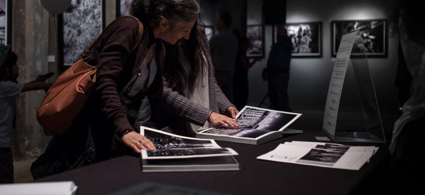 תערוכת הצילום Writing In Light